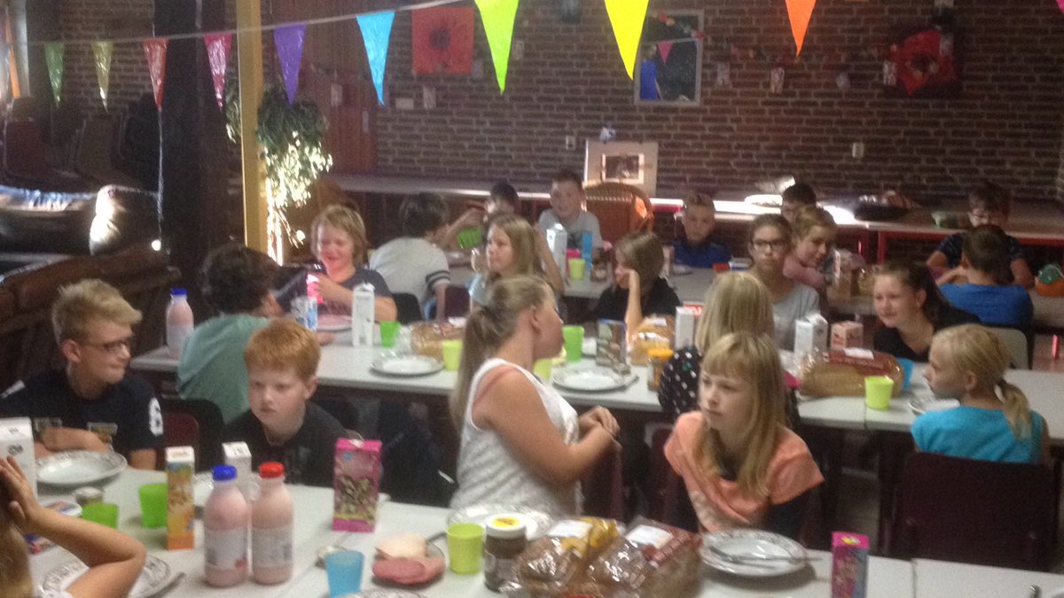 CBSDeZaaier's tweet photo. Onze #schoolverlaters genieten van een fantastisch #kamp #Appelscha.Veel plezier! #meesterPeter #jufYvonne #jufIris #meesterKoen #vaderJacob https://t.co/3UYn44tXHa