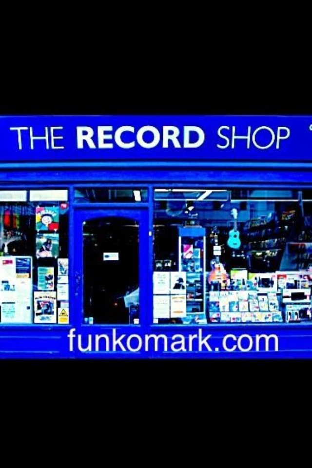 funkomark1's tweet photo. https://t.co/GXrXla3OOb Worlds largest Record Shop https://t.co/Yq4E3onriq