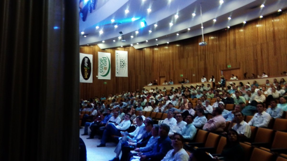 Efpalacios's tweet photo. 2do día del #FIAS2016 #AgriculturaSostenible #CdObregón, #Sonora @FIRA_Mexico presente. https://t.co/eI5MKLIYa8