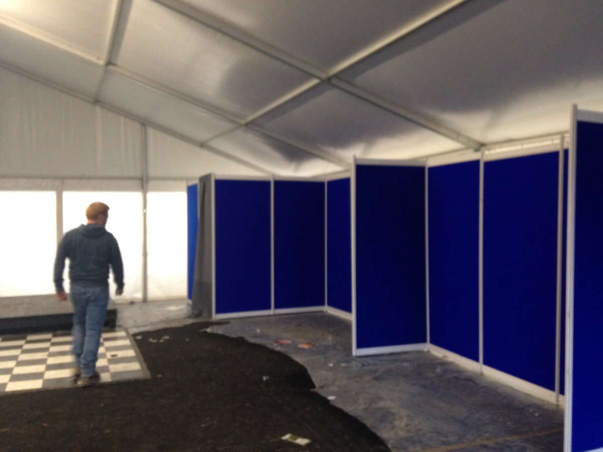 PobalnaG's tweet photo. Tá sé thart ar feadh bliain eile!! Slán gach éinne go  2017 #Ploughing16 @NPAIE @CnaG @colaisteuisce @ForasnaGaeilge @GaelLinn @GlornanGael https://t.co/Q0tggbOjxc