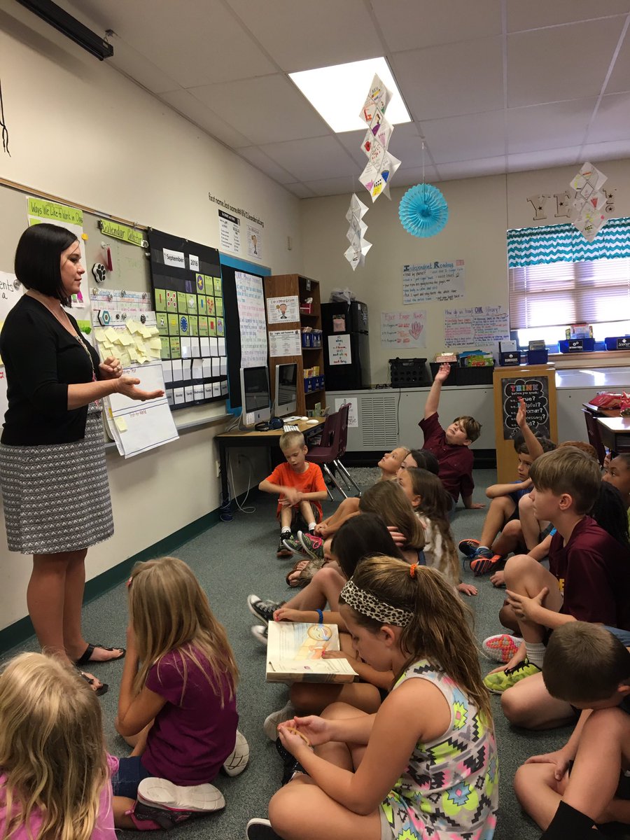 Silvalovesmath's tweet photo. @HeatherBagdad was back for another lesson. #mylisd #instructionalcoachingatitsfinest #bagdadpride https://t.co/fYelYNl9qj