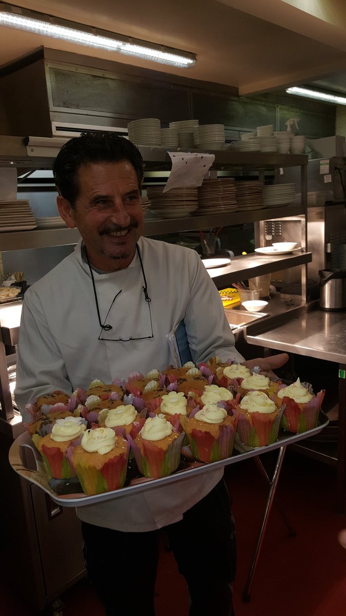 Welcome back to Nassos. Our KM. Glad to have you back looking so well. Enjoy Dee's cupcakes.  <a href="/WeAreSUGM/">WeAreSUGM</a> @TTWI_Midlands <a href="/StaplesClaire/">claire staples</a>