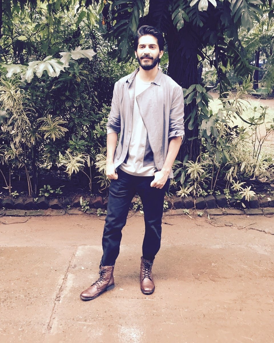 Harsh Varrdhan Kapoor (@harshkapoor_) on Twitter photo This is what happens when you let your sister style you... #FeelingSuave <a href="/RheaKapoor/">Rhea Kapoor</a> This is what happens when you let your sister style you... #FeelingSuave <a href="/RheaKapoor/">Rhea Kapoor</a>
