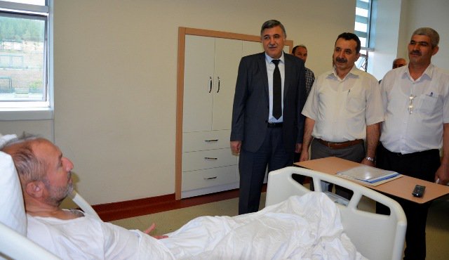 <a href="/RamazanTasaltin/">Ramazan Taşaltın</a> <a href="/harrangezi/">Harran Üniversitesi</a> @HarranRT <a href="/HarranUniv/">Harran Üniversitesi</a> <a href="/HarranTIP/">HARRAN TIP</a> Rektör Taşaltın Aziz Hocayı Ziyaret Etti urfa63haber.com/haber/rektor-t… <a href="/anuk63/">İmam ANUK</a>