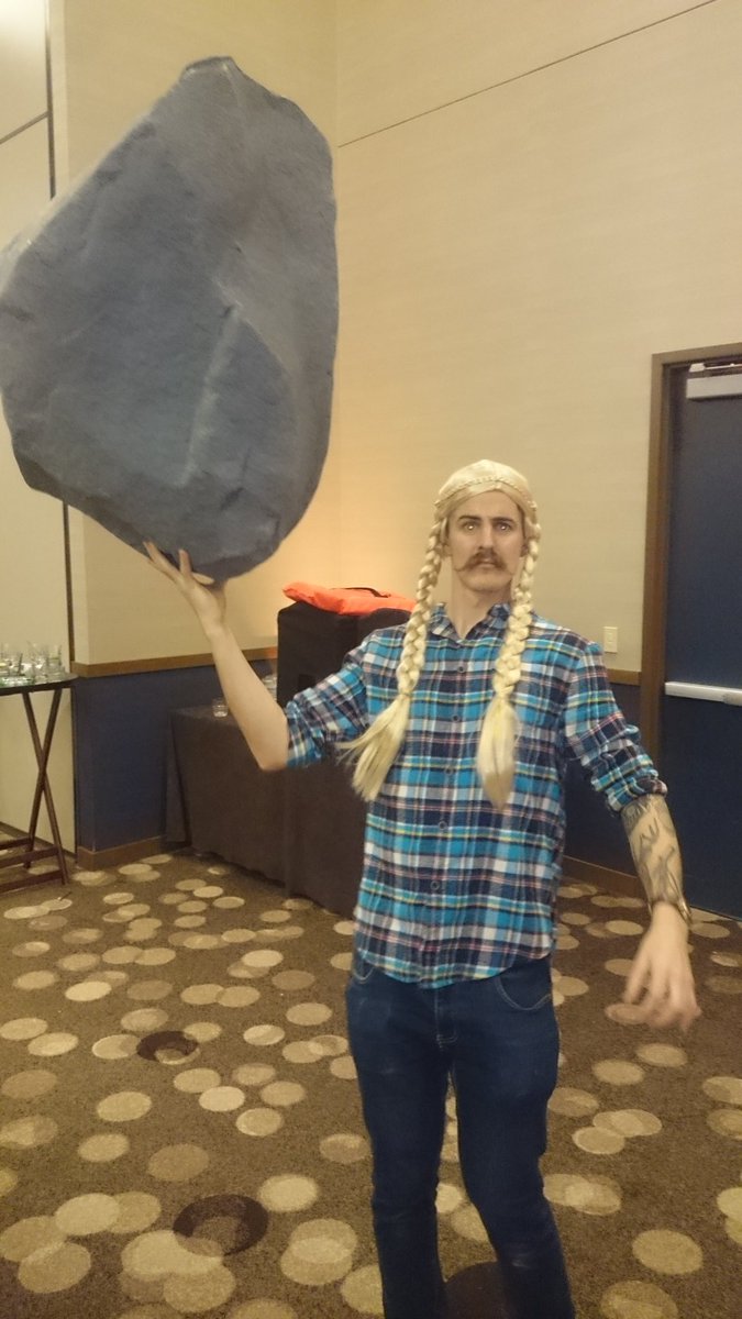 craig0311's tweet photo. Beautiful blonde @samuel_j_s from @cdt_optima showing off his strength at the #Scix2016 "great outdoors" event @FACSSnetworking https://t.co/8JH0Hzp0eY