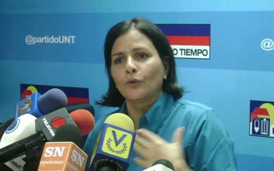 YA SE VEÍA VENIR... Liliana Hernández <a href="/lilianahs2013/">Liliana Hernandez S.</a>: "en mi opinión no importa Revocatorio en 2017 o 2018, lo importante es sacar a Maduro"