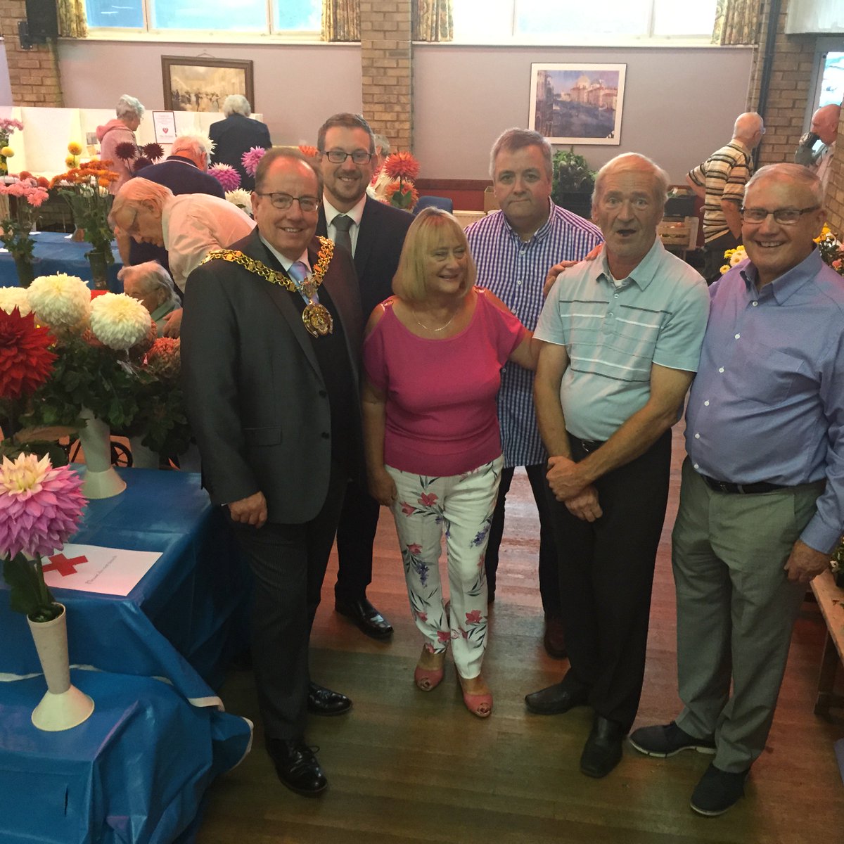 TamesideCouncil's tweet photo. .@tmbc_mayor attending the Denton and District Chrysanthemum and Dahlia Society's annual show. #GetTamesideGrowing https://t.co/IQs949dTF3