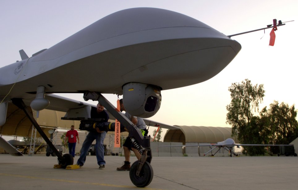 JohnDelacour's tweet photo. #Syria #Aleppo #UrumAlKubra
#HELLFIRE ?
Whether the US ‘Predator’ attack drone played a part in the attack, who knows yet, but IT WAS THERE. https://t.co/gHE7a18nZj