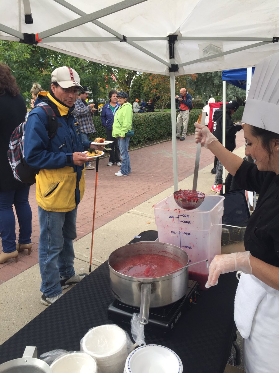 RedDeerPolytech's tweet photo. Lots of warm food for a delicious #Feed500 lunch! Get it before it's gone!! Our Cook Apprentices are feeding #RedDeer! @CityofRedDeer https://t.co/C22ksmhV1V