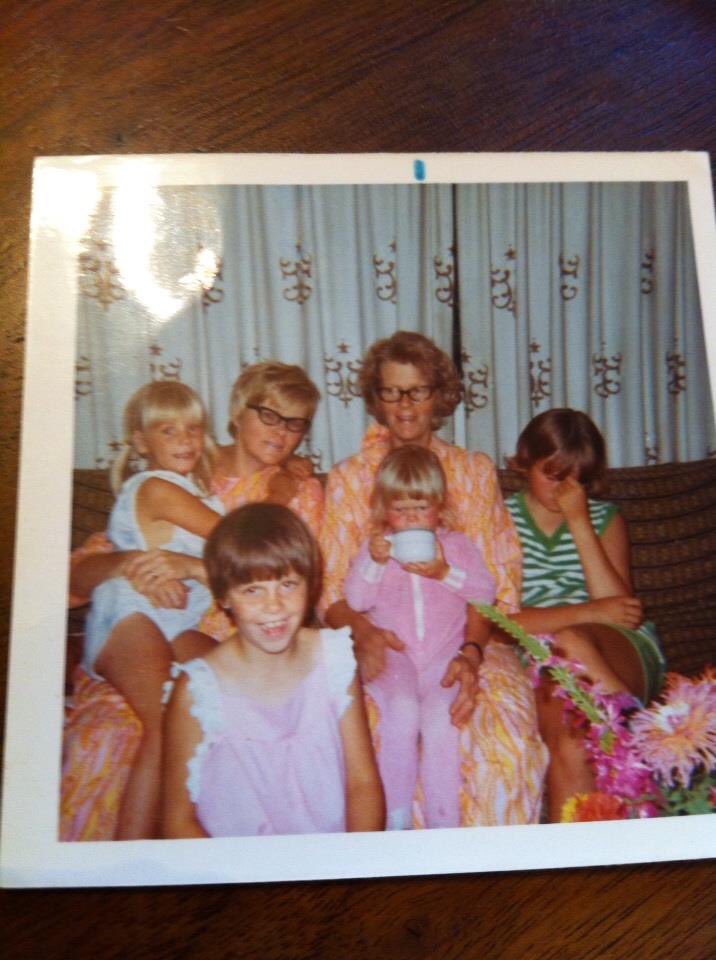 KimaKarma's tweet photo. #TBT - yeah I'm the #cranky looking one! Love the glasses :) #fashionfail #sixties #family #love https://t.co/RSSyuWheLP