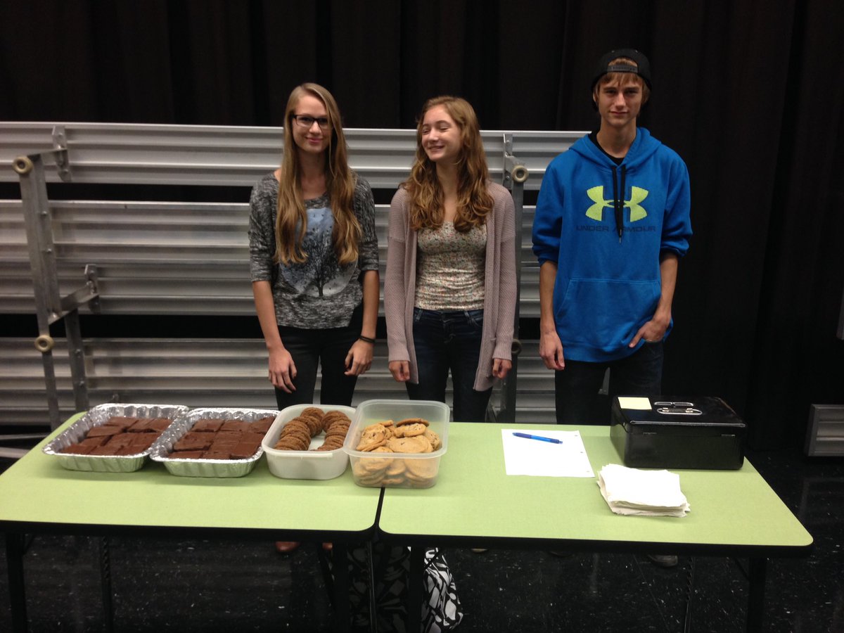 Rosenort_School's tweet photo. Relations in Business 30S Food Market #gettingreadytosell #cookiesandcake https://t.co/yDmUnKLMf9