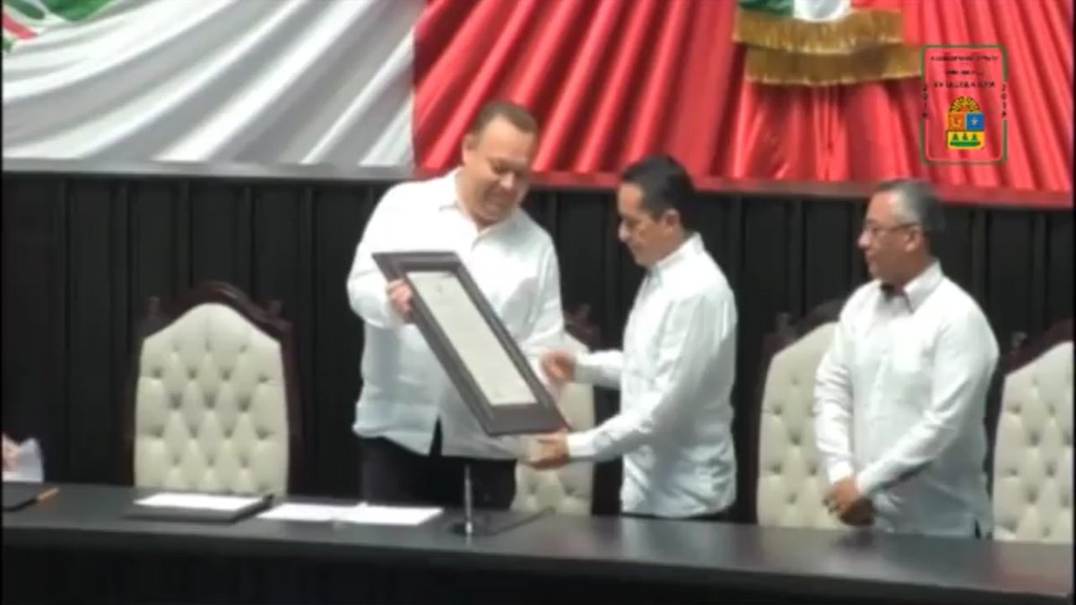 ChakMeexJose's tweet photo. Se expide el #BandoSolemne que declara como gobernador electo a @CarlosJoaquin  2016-2022. 📹 https://t.co/2gqjkFzwWw https://t.co/2yaD1PFfn1