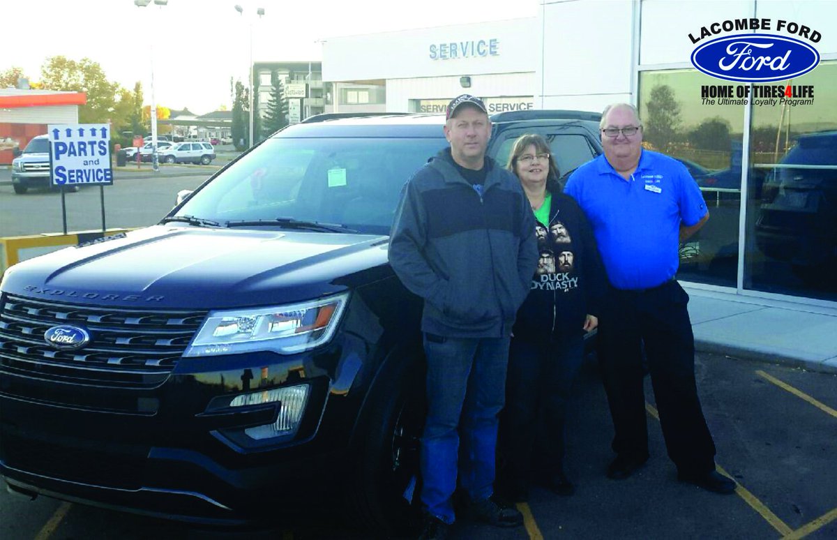 LacombeFord's tweet image. Beautiful #2017Explorer is heading home with our good friends Sheryl and Keith! Congrats folks! @jim_tapper Enjoy! #EmployeePricing PLUS