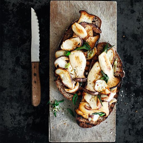 GrubHubUK's tweet photo. #Grilled #mushrooms on #toast! https://t.co/qZKEiI0KaI