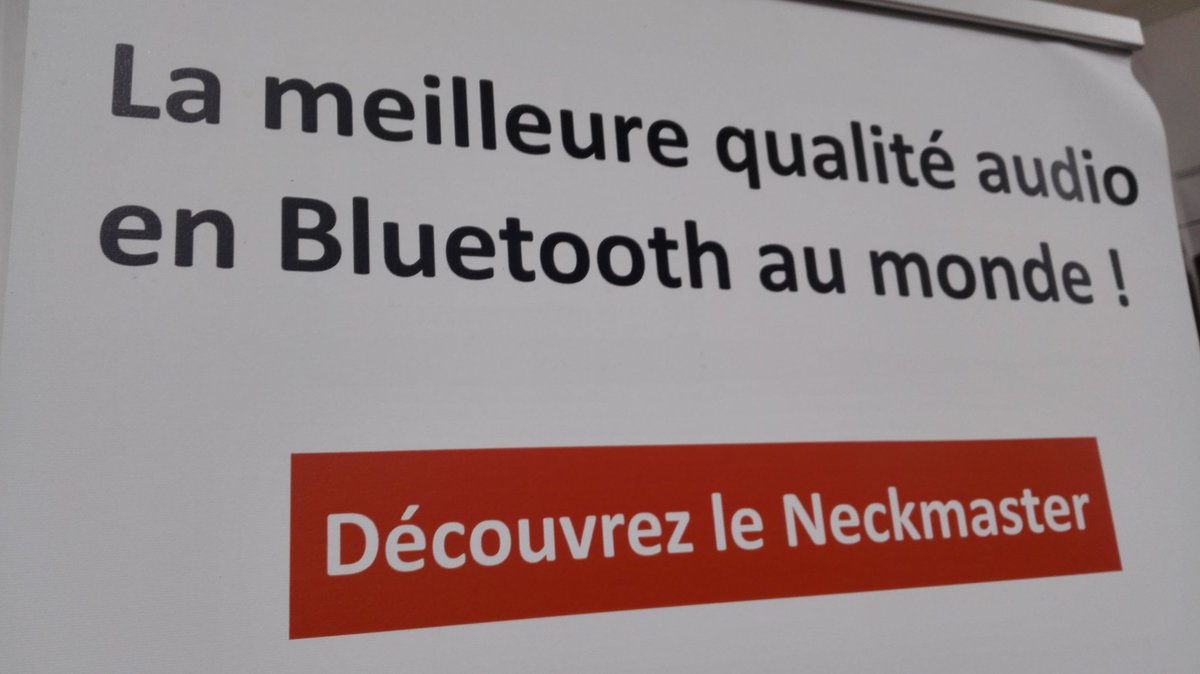 Emilie_Ros's tweet photo. #newneckmaster l'accessoire geek de la #PouletteParty https://t.co/XWnoWBntJR