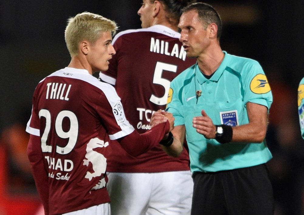 DaSilvaHelios's tweet photo. Vincent Thill (Metz), se convirtió ayer en el primer jugador nacido en el AÑO 2000 en jugar una de las 5 grandes ligas europeas. https://t.co/CiVph3y3fL