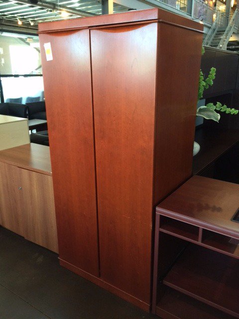 Cohen_And_Cohen's tweet photo. Happy #FirstDayofFall ! Come in and checkout some of our furniture to #refresh your office!#picoftheday #follow #like #smallbusiness #Ottawa https://t.co/dzjEI8FIYS