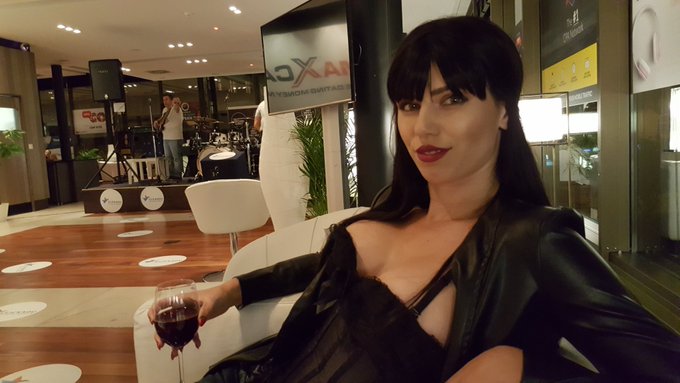 Before the last #party in #Prague #EuropeanSummit #YNOT . Starting with red #wine and #tight #vintage<a href="/tag/party"class="tags">#party</a><a href="/tag/prague"class="tags">#Prague</a><a href="/tag/europeansummit"class="tags">#EuropeanSummit</a><a href="/tag/wine"class="tags"><span>#wine</span></a><a href="/tag/vintage"class="tags"><span>#vintage</span></a><a href="/tag/corset"class="tags"><span>#corset</span></a><a href="/tag/tight"class="tags"><span>#tight</span></a><a href="/tag/ynot"class="tags"><span>#ynot</span></a>