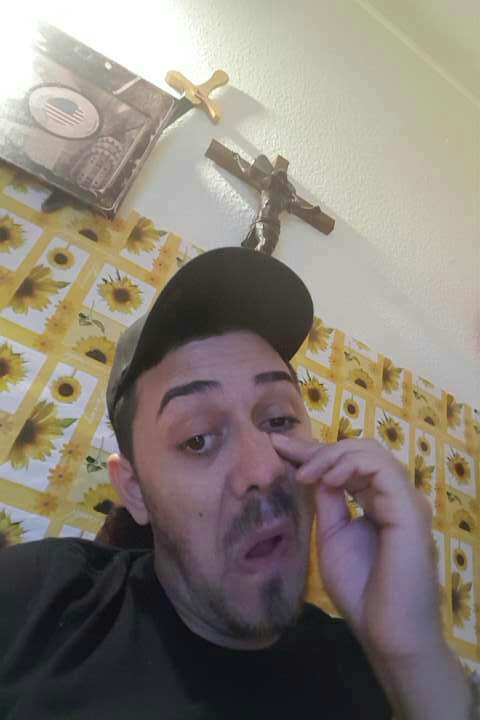 Sunt LIVE acum pe #streamago strmg.tv/1tUeS