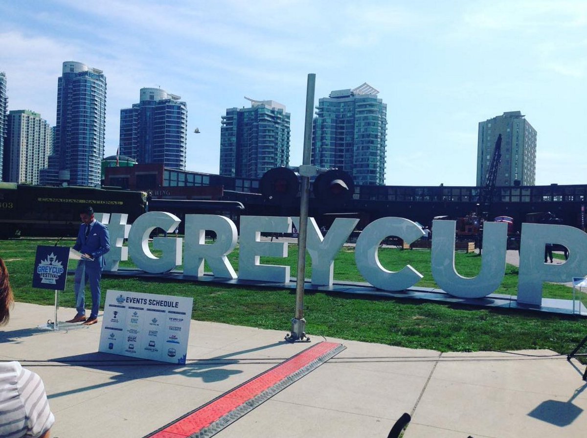 GreyCupFestival's tweet photo. The #GreyCup sign is now LIVE for @GreyCupFestival at Roundhouse Park! Tweet out your fave team's hashtag to make it light up #Toronto #CFL https://t.co/zZpEJJTeid