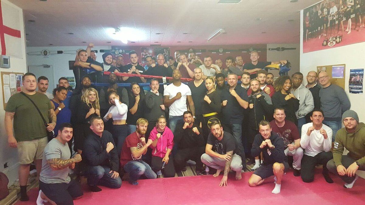 SNCOMBATACADEMY's tweet photo. Ultra White Collar Boxing 5 just Began. #whitecollarboxing #boxing #thorntonheath #croydon #kosouthgym #croydonvstheworld #newbreed https://t.co/4YYRbAnlWo