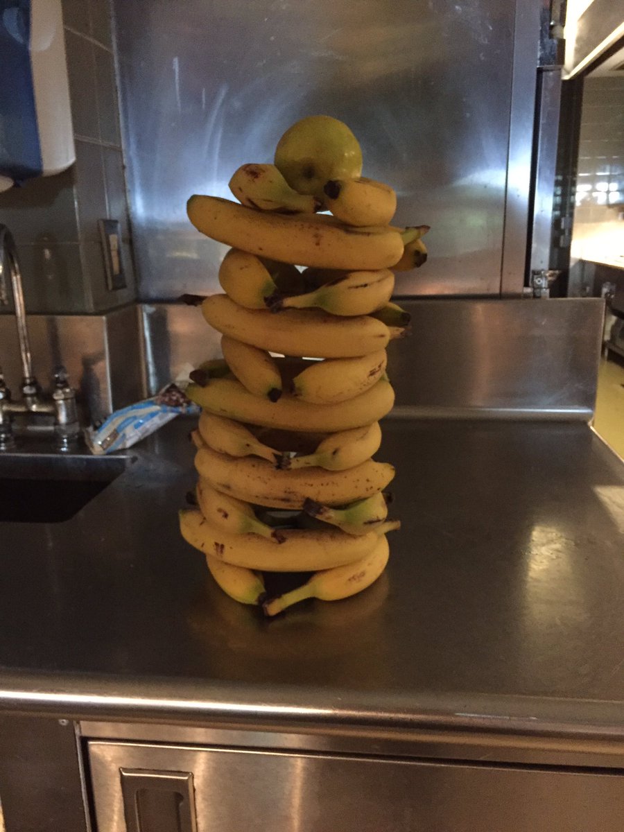 GirlofTopaz's tweet photo. Everyone's grumpy and getting mad while I'm over here making straight art #whenworkislow #BORED #leaningtowerofbananas https://t.co/HyCySL3YGM