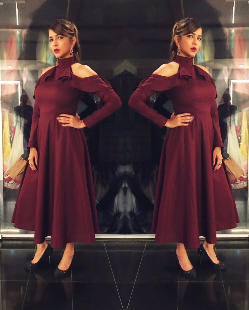 geetikachadha's tweet photo. Diva @LakshmiManchu charming in this #manikananda dress and @MarsalaJewelry @TalashaHYD  #Marsalalove #elegance https://t.co/VN9aoofVxI