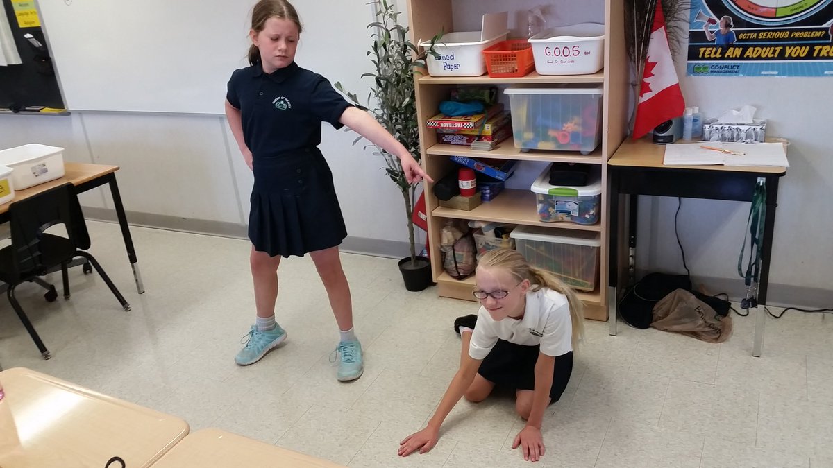 MissDief's tweet image. Learning how to create tableaus in Drama #facialexpressions #strongactions #levels @QHMilton @Mrs_Oram_QH