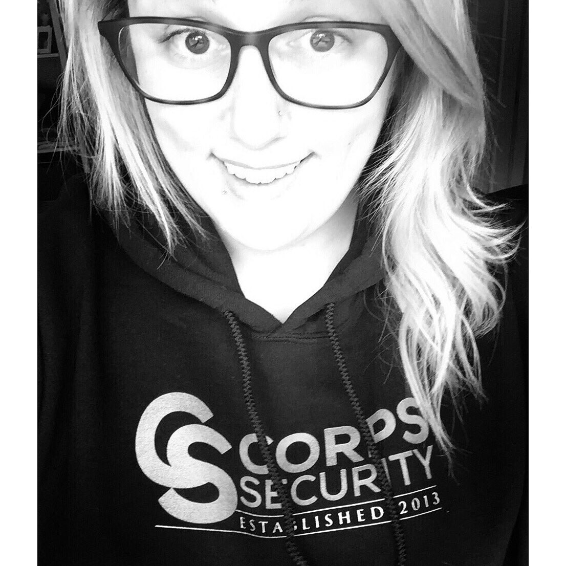krismsims's tweet photo. Excuse me while I live in this hoodie for the rest of my life. #corpssecurity #maddox #coop #cage #beck #icantdecide @HarperSloan https://t.co/8bUrSsePBA