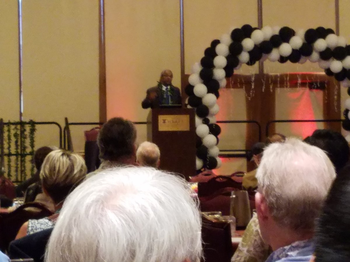 eltotho's tweet photo. Ron Sims at the Hawaii Conf of Planning Officials: children living in distressed neighborhoods don't learn as well. https://t.co/i1LJ513d0J