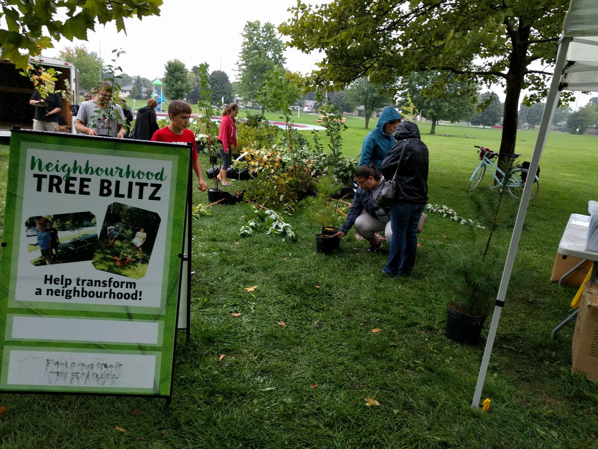 rfldn's tweet photo. Thank you to all our amazing volunteers who came out last Saturday in the rain to make Argyle leafier! #milliontrees #treeblitz #ldnont https://t.co/KBiGpRXRHu