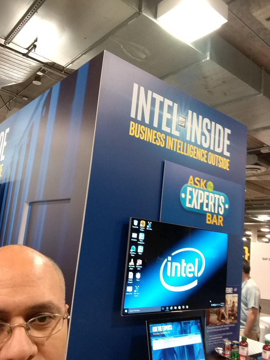RobertV2152600's tweet image. #IntelSAPTechEd   virtual reality!