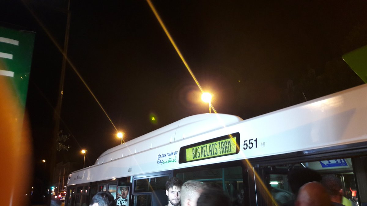 NICOLASPOINOT's tweet photo. Bon toujours pas de bus articulé le soir sur le @reseau_tan pour le BRT  #tan1 https://t.co/X28KLNdrez