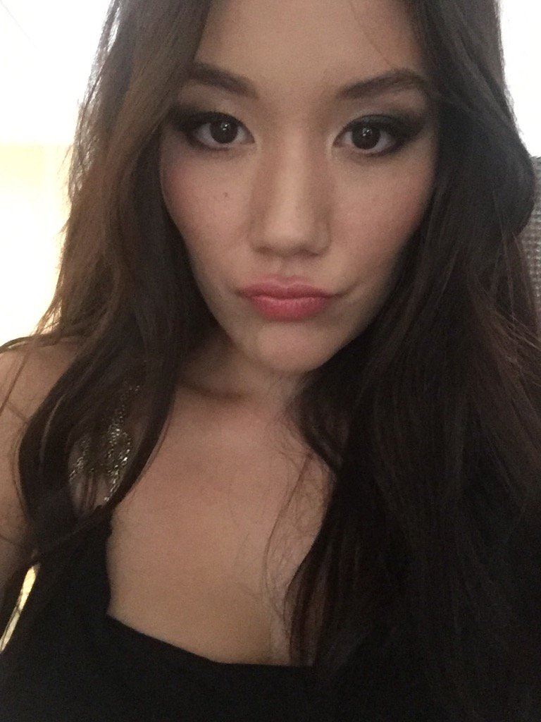 ManikaOfficial's tweet photo. How do you #duckface #selfie ? https://t.co/QpqFNhBZ6F