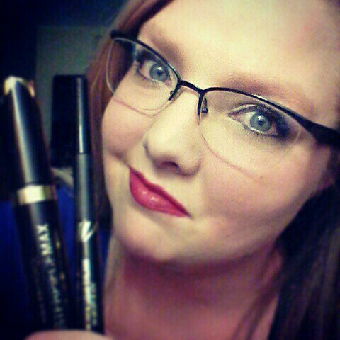 AmberCoeCEO's tweet image. Testing out my free samples of @MaxFactorUK mascara &amp;amp; eyeliner! Thoughts? #MaxFactorxTarget #ESVoxBox @Influenster