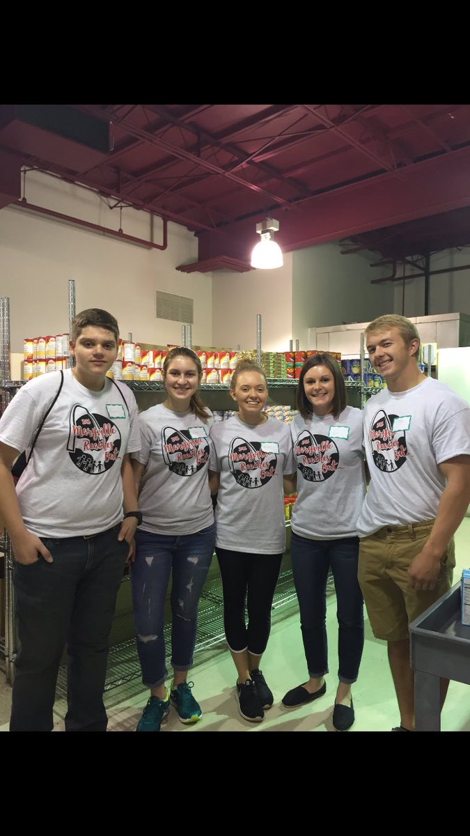 MaryvilleBowlin's tweet photo. #MRO16 Jillian volunteered at Food Outreach, Inc. She filled grocery orders, prepared a meal to be served to clients, and cleaned dishes. https://t.co/ydtsqOdUb4