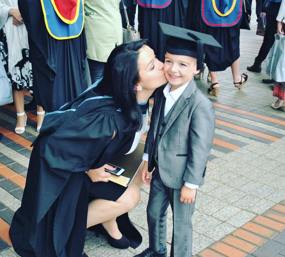 Ardimarku4's tweet photo. His smile explains it all 😍🎓 #Momdidit 🙏🏻 @UCBbusiness @UCBofficial #UCBgrad2016 https://t.co/DHCROEP62G
