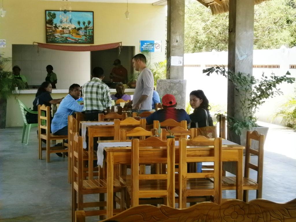 FondesezGBZ's tweet photo. Proyecto turístico @posadawayuu cuenta con el impulso del @Gobierno_Zulia para proyectar bondades del mcpio #Guajira https://t.co/oQ4epjncvP