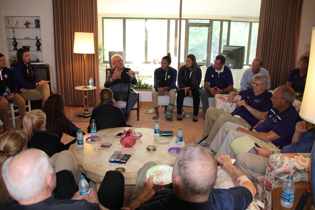 GoHolyCross's tweet photo. The men's and women's basketball teams spent the afternoon visiting with one of Holy Cross' all-time greats, Bob Cousy! #RiseTogether https://t.co/cixLLSrfUD