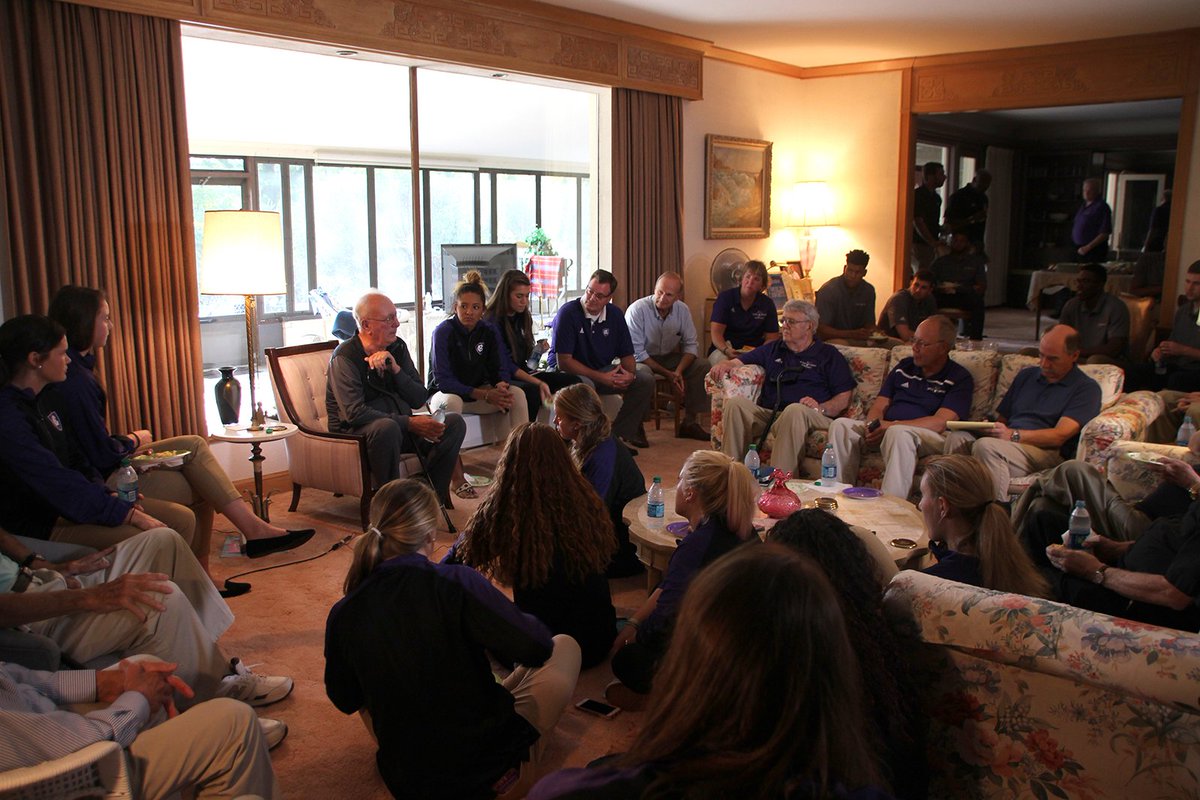 GoHolyCross's tweet photo. The men's and women's basketball teams spent the afternoon visiting with one of Holy Cross' all-time greats, Bob Cousy! #RiseTogether https://t.co/cixLLSrfUD