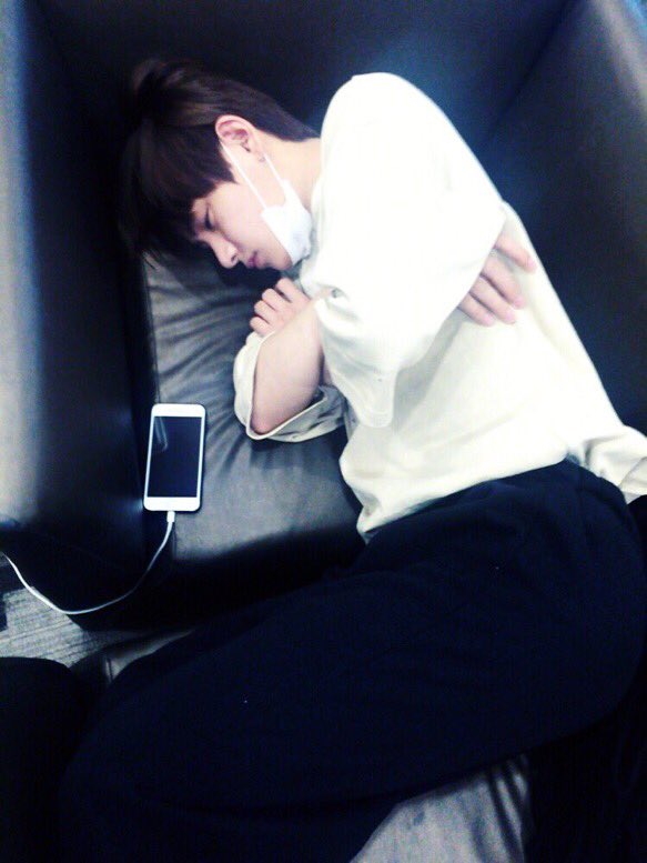 ribon_green's tweet photo. 書いちゃった🙈🙈長くなったけど最後まで読んでくれると嬉しいです|´-`)ﾁﾗｯ

テヒョンくんと別れた後の話🙈
 #BTSで妄想 

完璧彼氏 https://t.co/srrCj9hGC8 https://t.co/l4kqCIRr7V