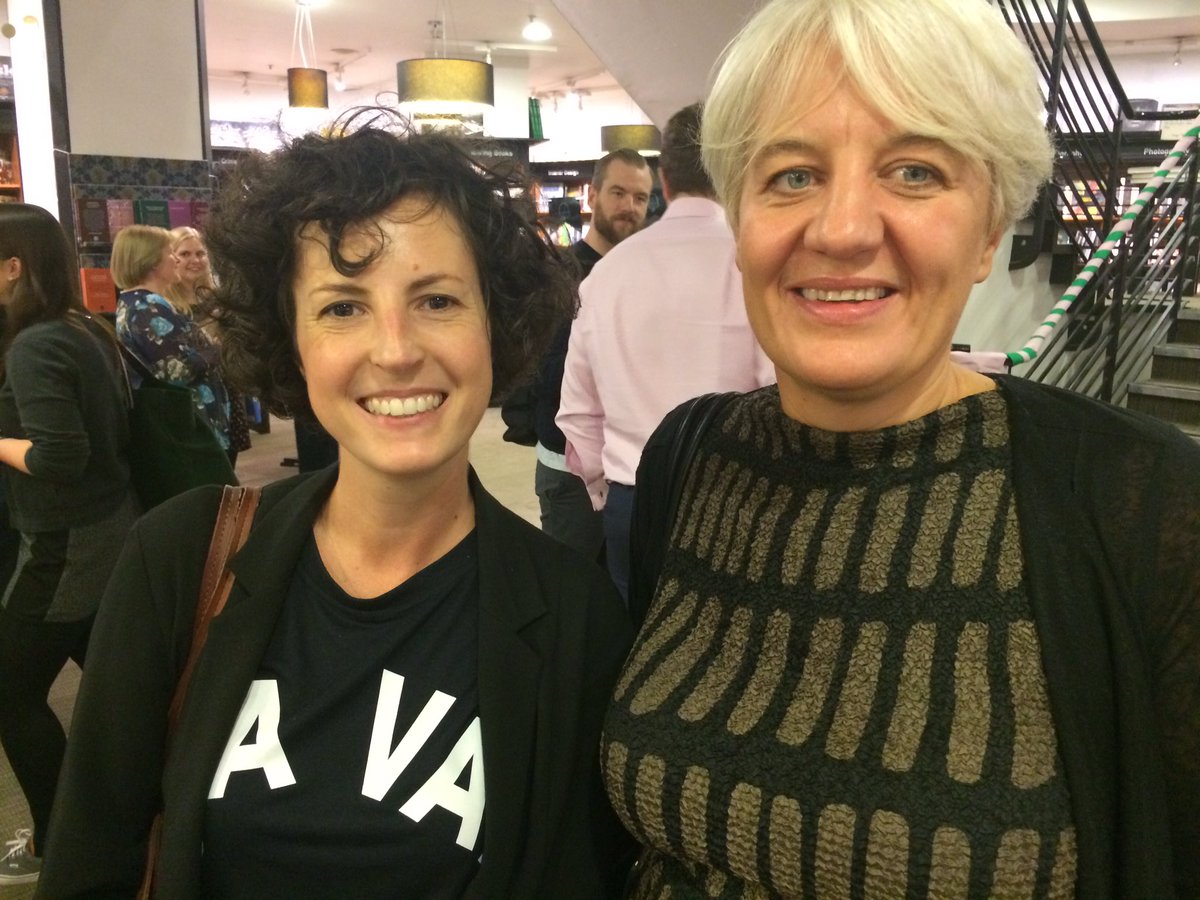 jabberworks's tweet image. A few more pics of the lovely @BIGPictureBooks team behind #LEAFYthePetLeaf!🙂🍃 #LittleAdventurers @WaterstonesKR @mawiatunney @jackdraws