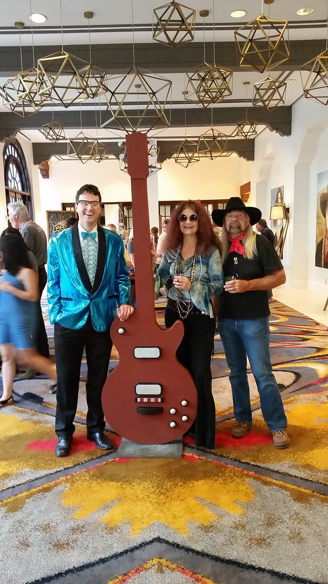DoubletreeAus's tweet photo. Buddy Holly, Janis Joplin, &amp; Willie Nelson at the Doubletree Rockin ReLaunch #DTRR16 https://t.co/YEv7obG3qG