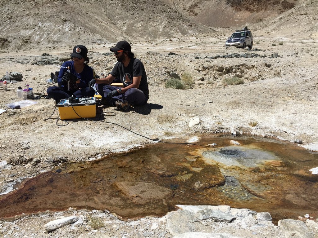 BlueMarbleSpace's tweet photo. Preeti Nema and Sanjoy Som from BMSIS characterizing a hot spring in Ladakh in the Puga Hot Spring area (15k+ feet asl) #SBIndia2016 https://t.co/YOfFebJcYX