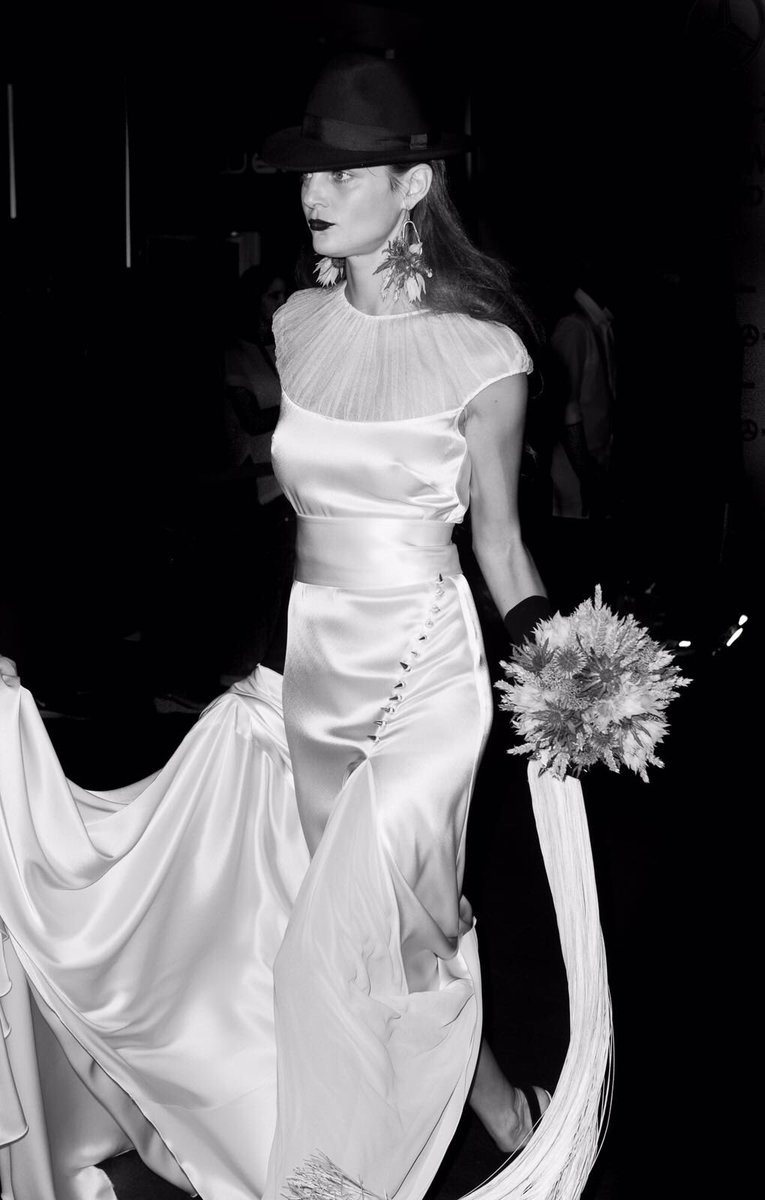 Grace_Novias's tweet photo. Foton de
@santi68 para Lysmåler Magazine @lysmalermag en el desfile de #juanjooliva con #ramodenovia de #Grace https://t.co/XgCpcHS5Z7