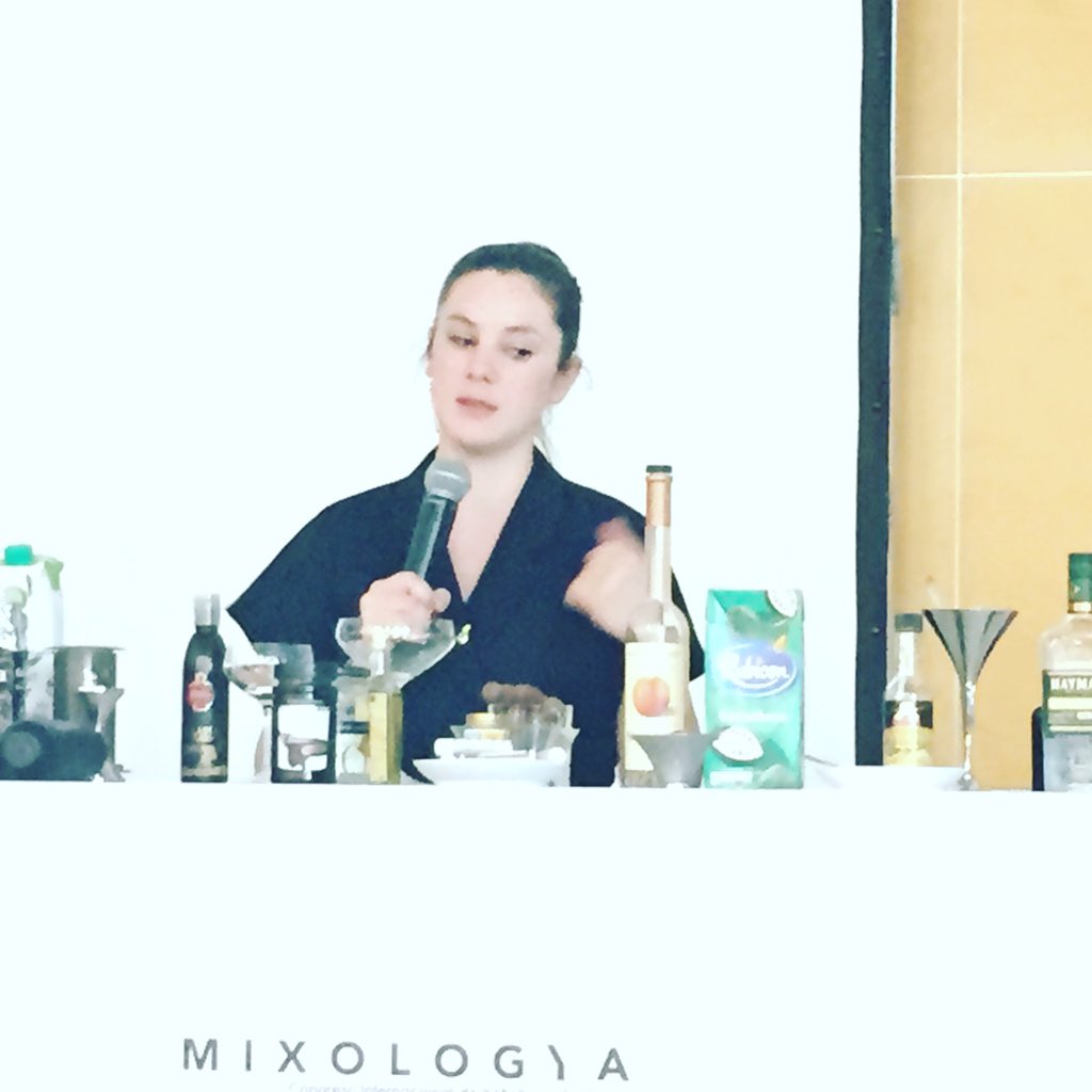 "La complejidad pasa por la eficiencia. Es importante formar al personal. Ésa es una buena tendencia" @jillianvose