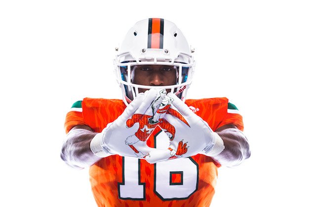 BR_CFB's tweet photo. Miami Hurricanes honor their storied past with new "Legends of the U” uniforms https://t.co/KhYypiVsAn https://t.co/nMzsGgrpO4