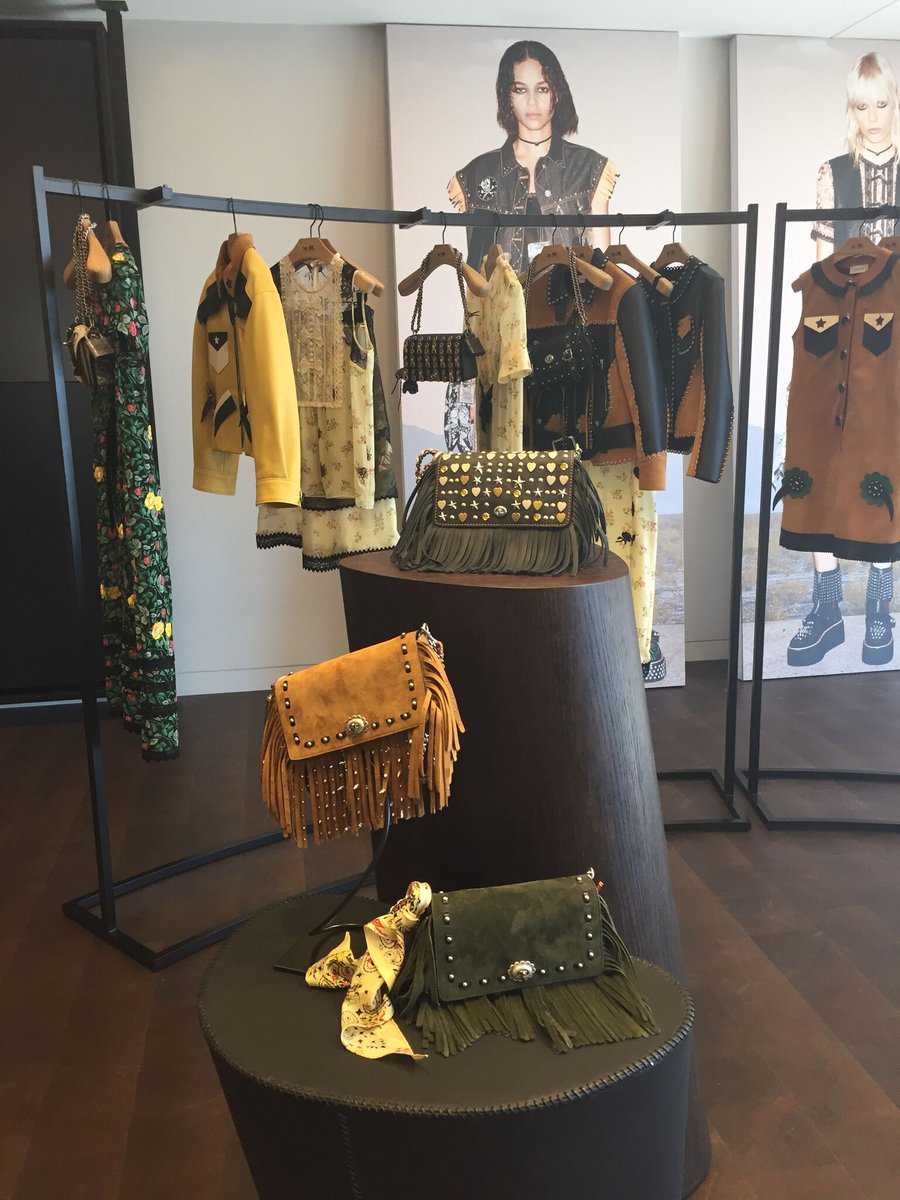 TheBloggerBabes's tweet photo. .@Coach event at #NYFW. PC: @elleselauner #BBNYFW #PRVein https://t.co/aTiR8FFFNp