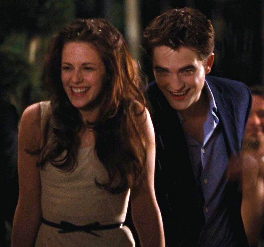 Stewy_Flippy's tweet photo. Keine Ahnung was Rob &amp; Kristen gerade treiben, wir posten einfach trotzdem ;) Ein #TwilightCast #Throwback Post <3 https://t.co/zrFsEOFiuE https://t.co/9mR8gtM9Nw