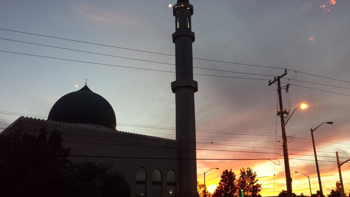 bintmahboob's tweet photo. Welcome back Sh @BadatYusuf &amp; Br. @OmarEssawi &amp; all Hujjaaj. Hajj Mabroor from @MyIFS @IFSDurham @iftlive May Allah accept your Hajj. Ameen https://t.co/qYLiSX4vU1